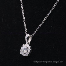 China Manufacturers 925 Sterling Silver Jewelry Moissanite 0.5CT Necklace